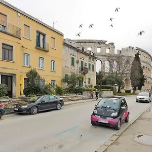https://apartment-nicol-pula.in-istria.net